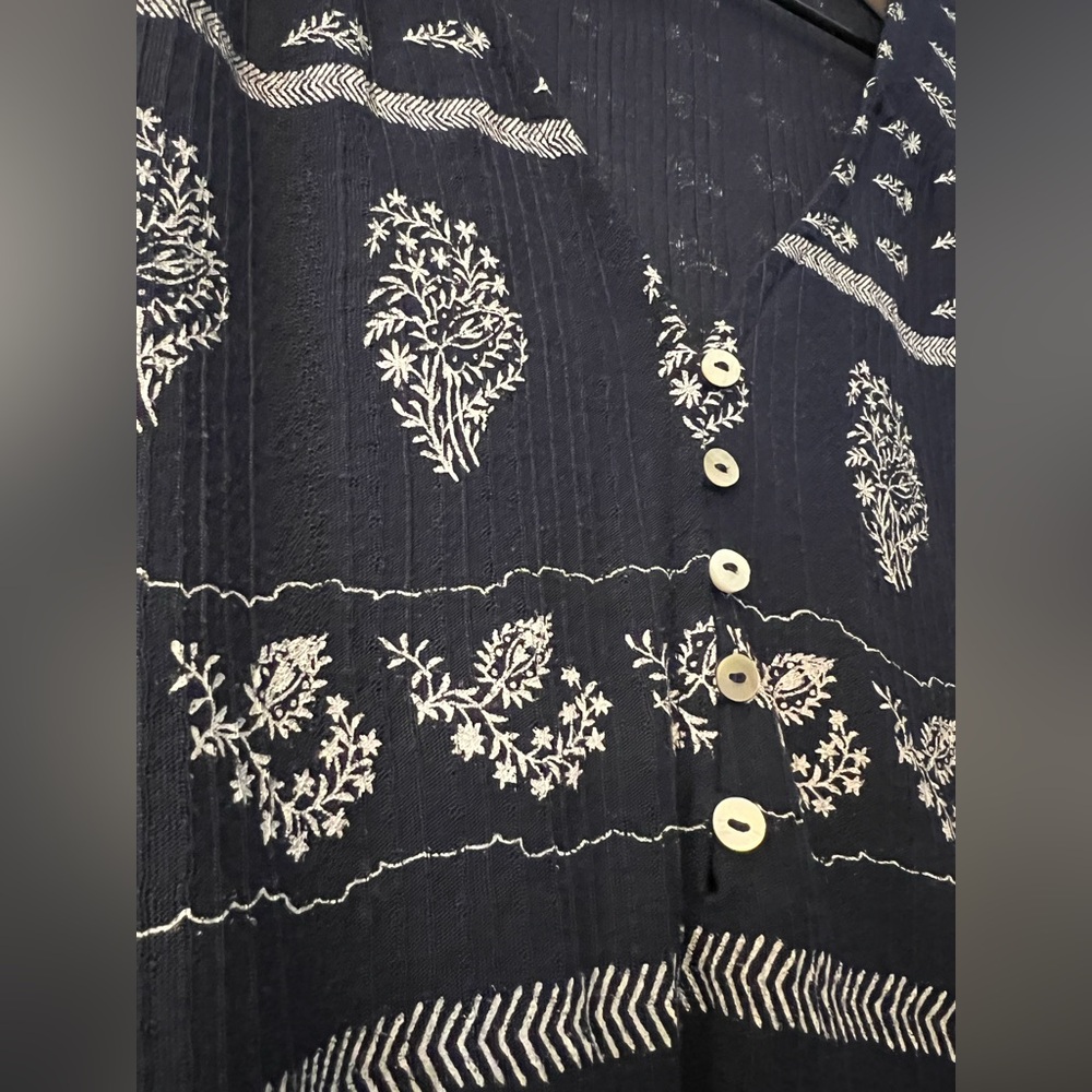 LUCKY BRAND NAVY TOP - Picture 7 of 9